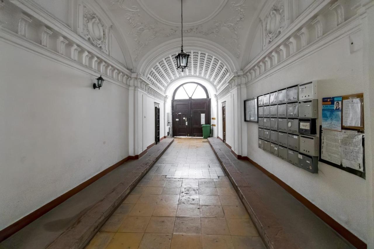 Apáczai Delux * Budapest