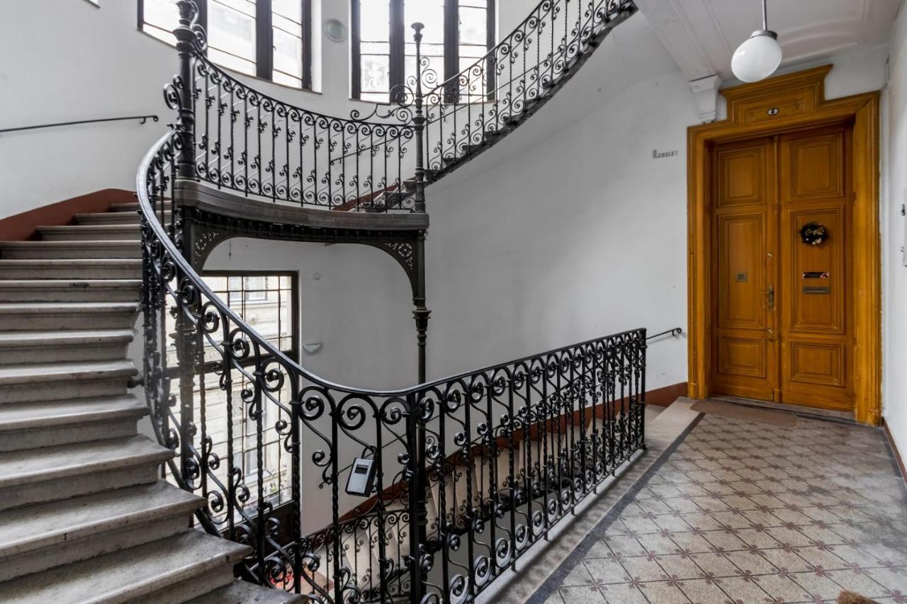 A5 Apaczai Apartmán *